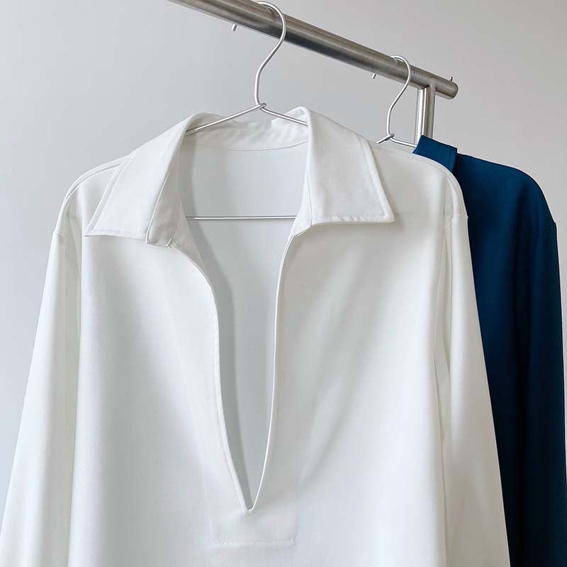 Chemise Femme Col V à Manches Longues – Légère & Élégante