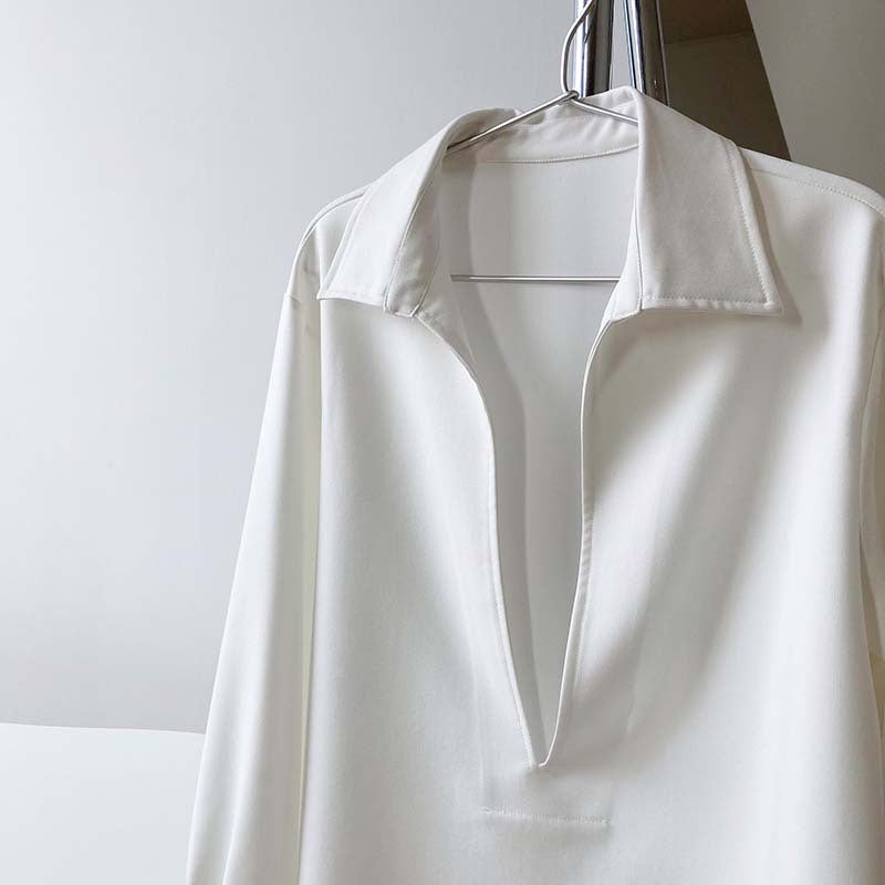 Chemise Femme Col V à Manches Longues – Légère & Élégante