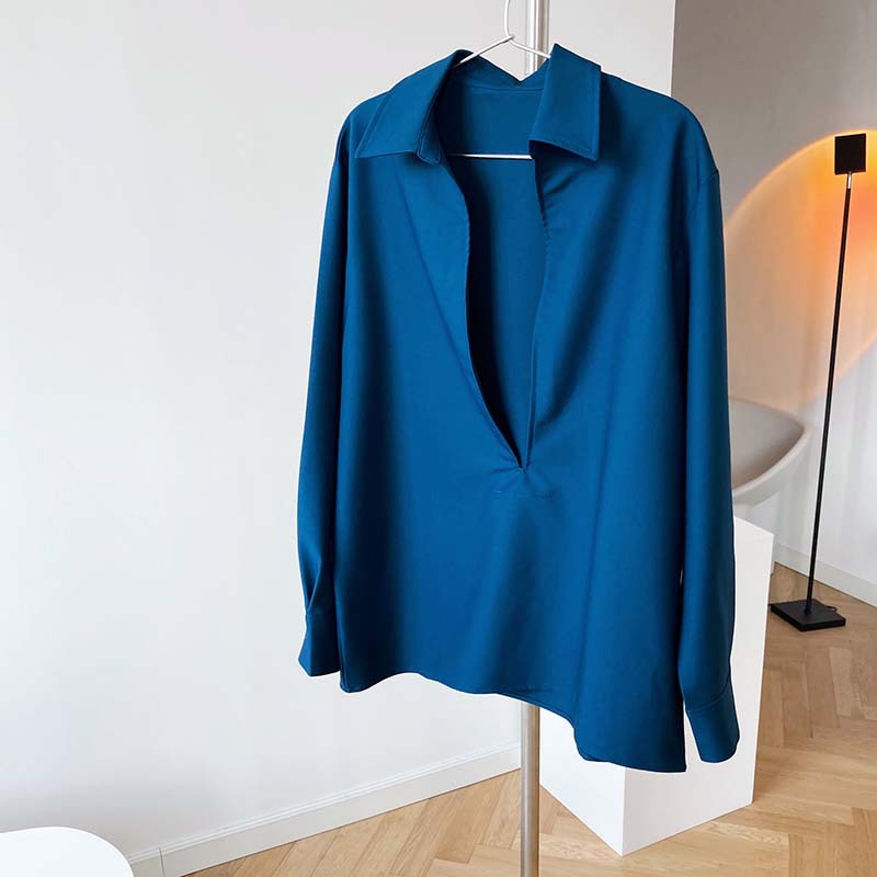 Chemise Femme Col V à Manches Longues – Légère & Élégante