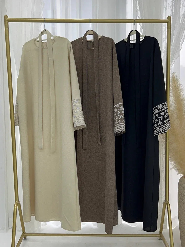 Abaya Longue Brodée à Fleurs – Caftan Élégant pour l'Aïd & les Fêtes