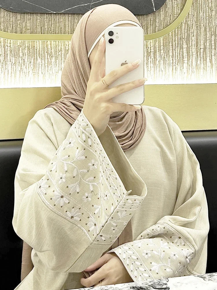 Abaya Longue Brodée à Fleurs – Caftan Élégant pour l'Aïd & les Fêtes