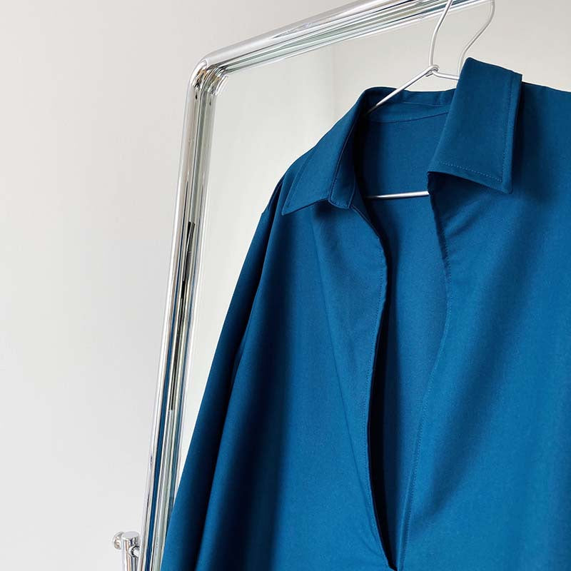 Chemise Femme Col V à Manches Longues – Légère & Élégante
