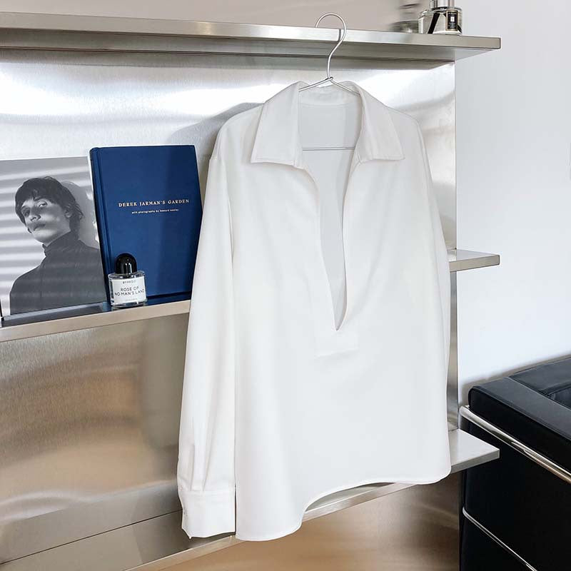 Chemise Femme Col V à Manches Longues – Légère & Élégante