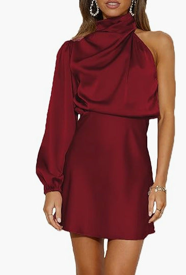 Robe Courte en Satin à Manches Longues – Col Montant & Boutons d'Épaule