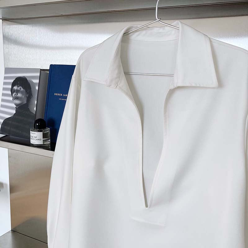 Chemise Femme Col V à Manches Longues – Légère & Élégante
