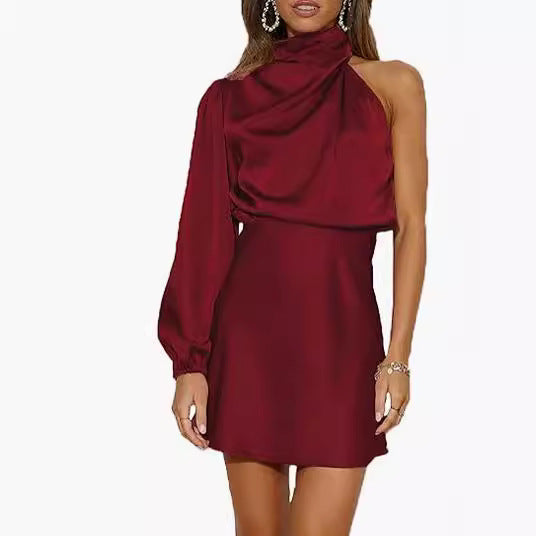 Robe Courte en Satin à Manches Longues – Col Montant & Boutons d'Épaule